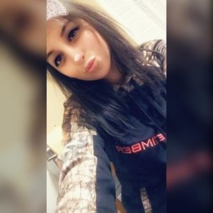 Meet your Posher, Julissa
